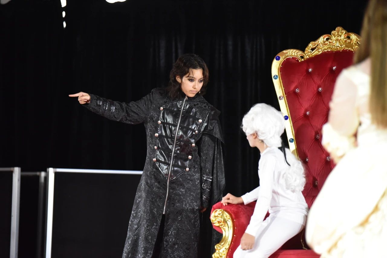 Applauding the Success of Two Brilliant Performances 中学部戏剧盛宴完美落幕(图5)