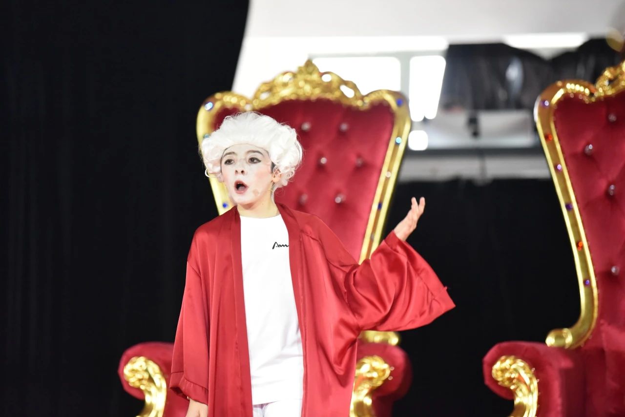 Applauding the Success of Two Brilliant Performances 中学部戏剧盛宴完美落幕(图4)