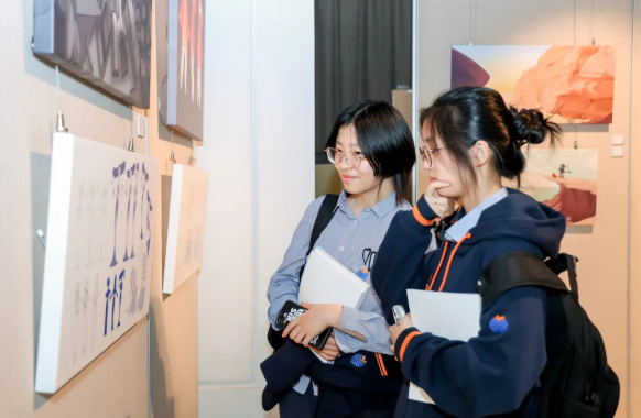 上海耀华古北校区奖学金颁发:一份荣誉,见证学子成长高光(图13)